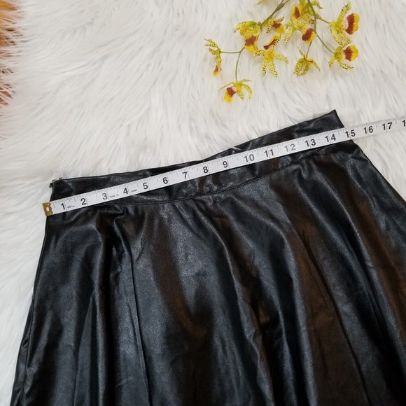 SHEIN Black Faux Leather Flared Mini Skirt Size M, side zipper closure - Picture 11 of 12